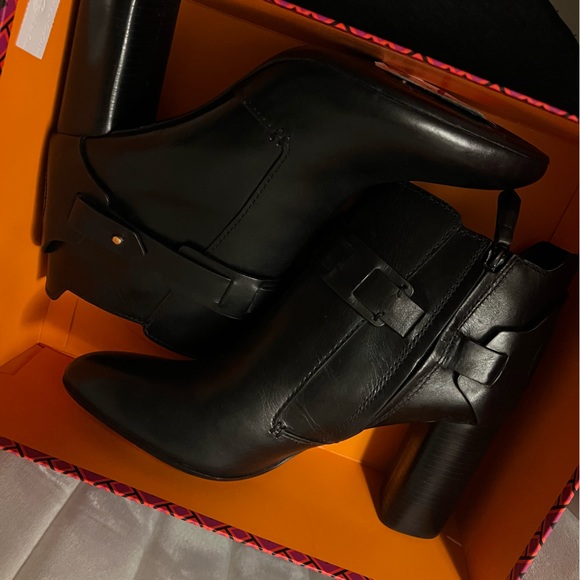 NWB Tory Burch 10.5 Colton Leather Black Bootie - Picture 2 of 5